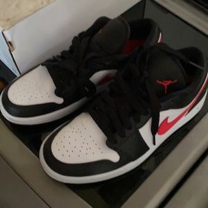 Nike air jordan 1 low size 7.5